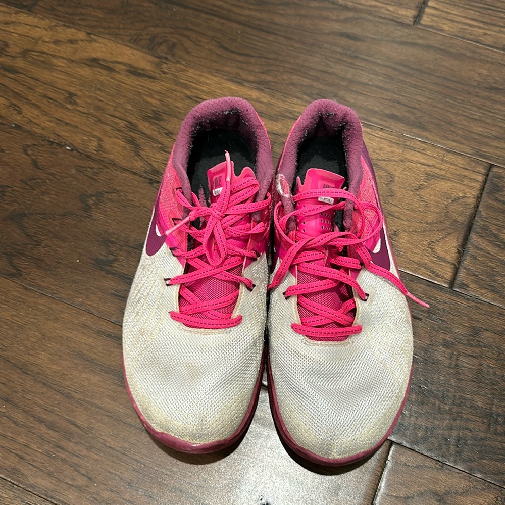 Nike Tennis Shoes